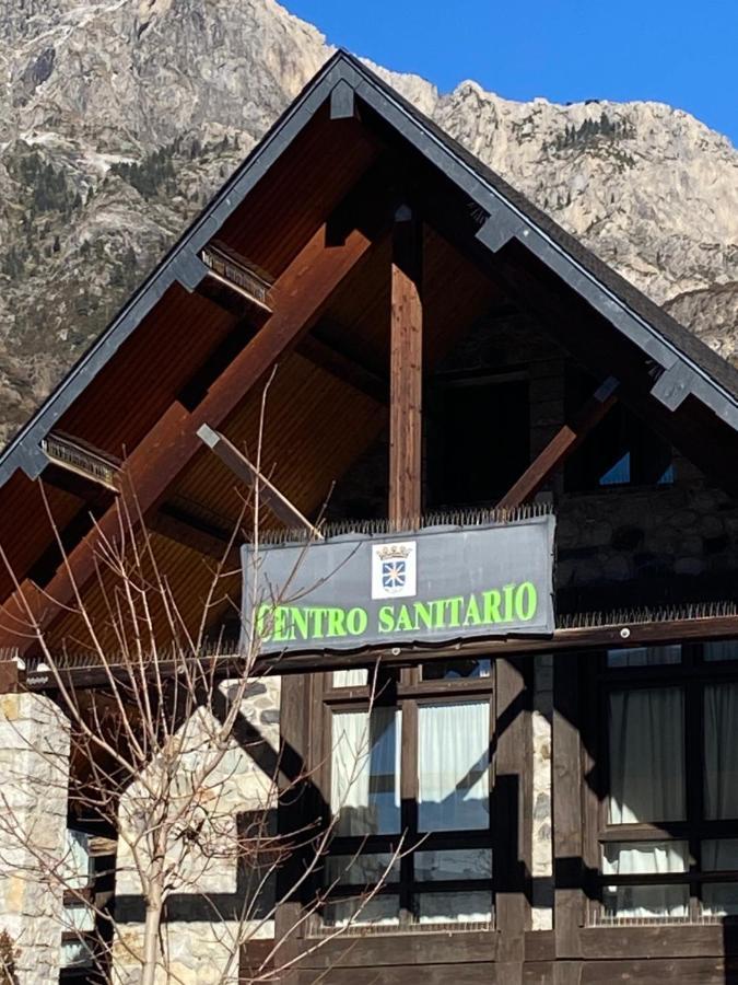 Check-In Casas Cumbre De Benasque Lägenhet Eriste Exteriör bild